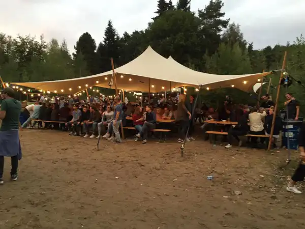 Flextent 10x10 90 staanplaatsen