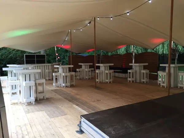 Flextenten of stretchtenten 10x15 130 staanplaatsen